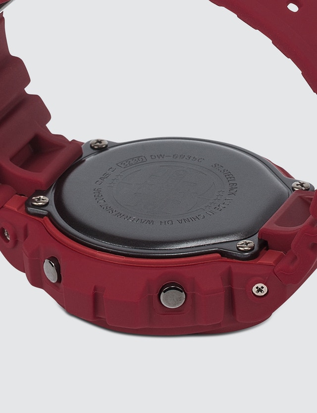 G-SHOCK "Red Out" collection