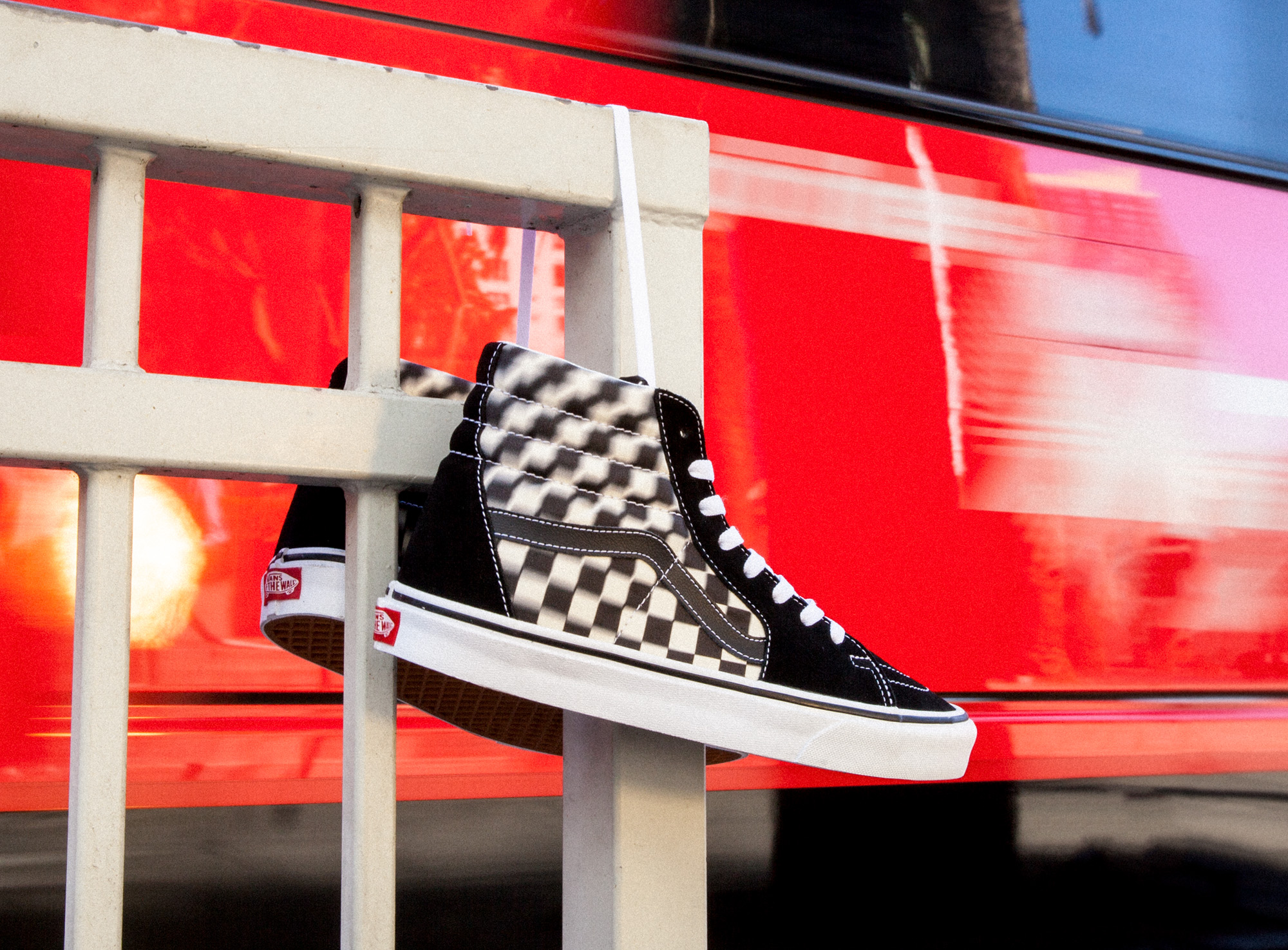 SP19_Classics_VN0A38GEVJM_SK8-Hi_BlurCheck_Black-ClassicWhite